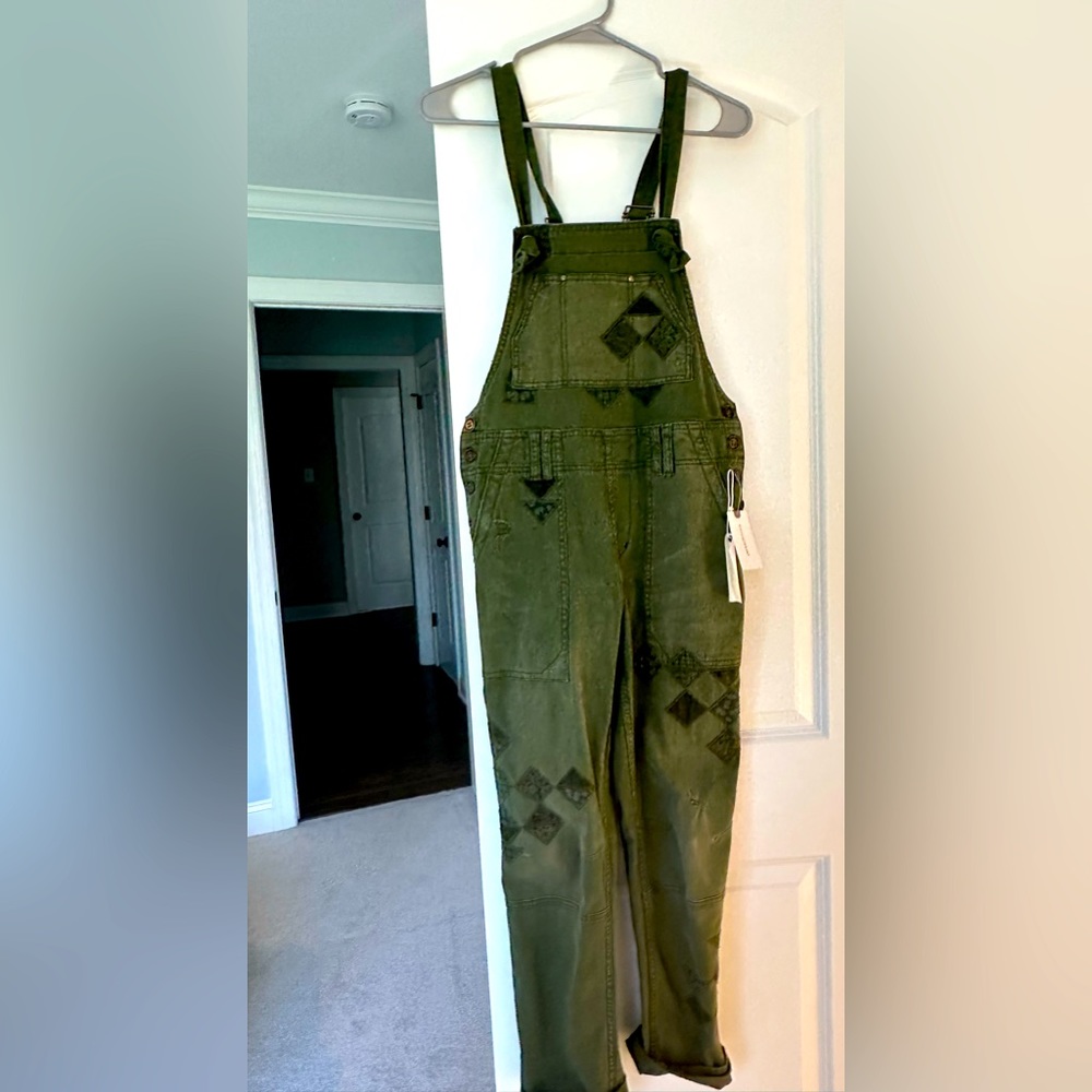 Anthropologie Wanderer overall in Moss. Size 27. New with Tags